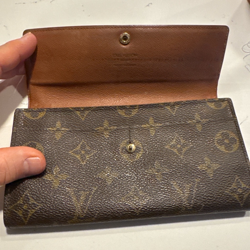 Louis Vuitton Monogram Porte-Trésor International (Long Flap Wallet).